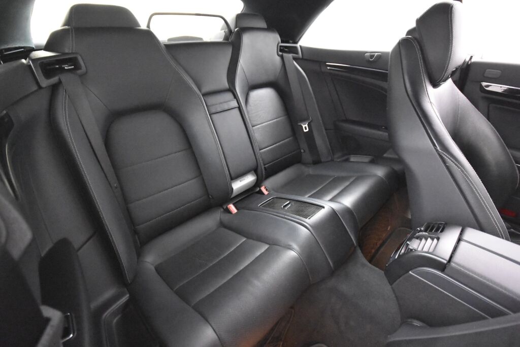 Mercedes-Benz E 2011 350 BE Cabriolet A AMG Styling / Airscarf / Ortopedi istuimet / Harman Kardon / Ilmastoidut etuistuimet