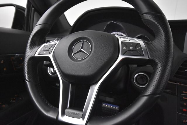Mercedes-Benz E 2011 350 BE Cabriolet A AMG Styling / Airscarf / Ortopedi istuimet / Harman Kardon / Ilmastoidut etuistuimet