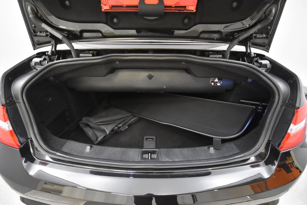 Mercedes-Benz E 2011 350 BE Cabriolet A AMG Styling / Airscarf / Ortopedi istuimet / Harman Kardon / Ilmastoidut etuistuimet