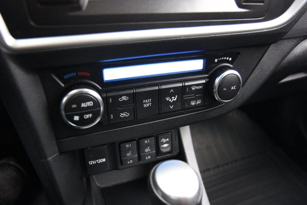 Toyota Auris 2015 Touring Sports 1,6 Valvematic Active Edition Multidrive S 5ov / Aut.ilmastointi / Vakkari / Kamera /
