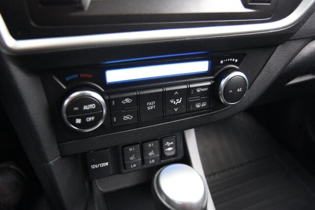 Toyota Auris 2015 Touring Sports 1,6 Valvematic Active Edition Multidrive S 5ov / Aut.ilmastointi / Vakkari / Kamera /
