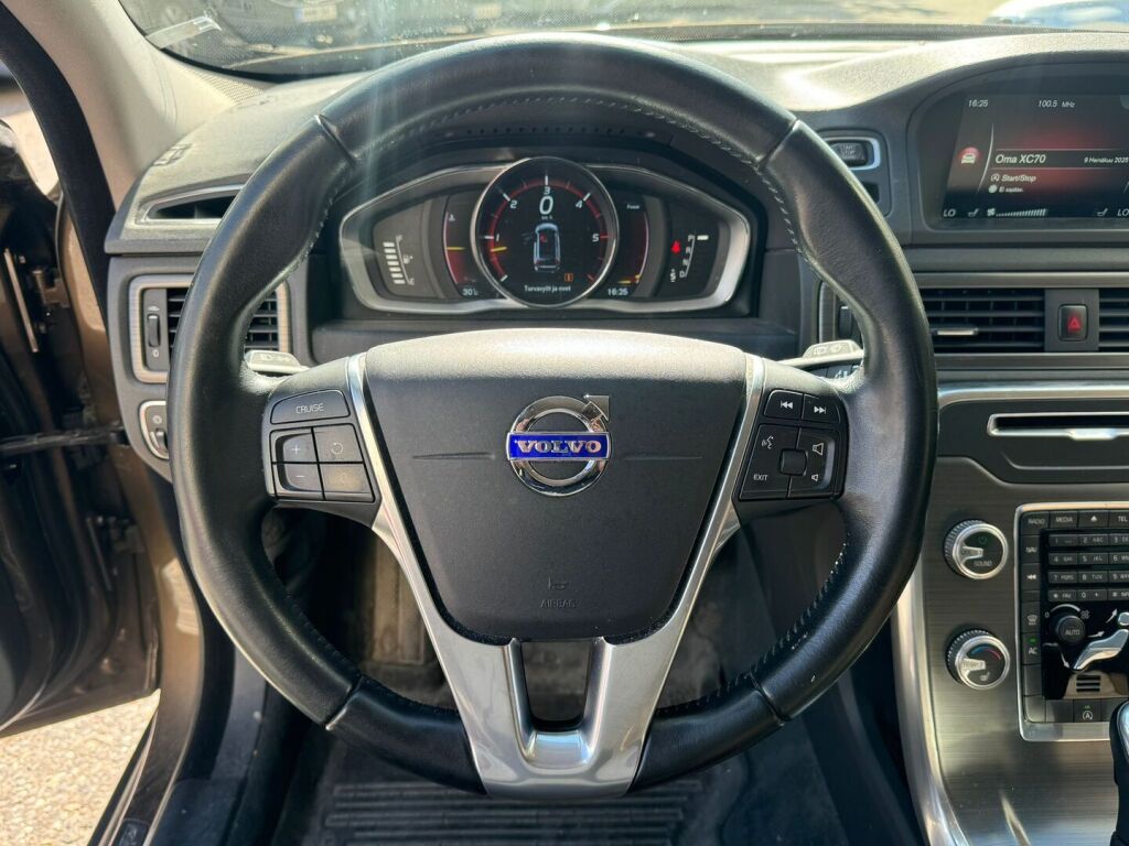Volvo XC70 2016 D4 AWD Business Classic aut / Suomiauto / 1-omistaja / Nahkaverhoilu / Navigointi / Webasto
