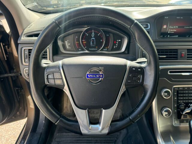 Volvo XC70 2016 D4 AWD Business Classic aut / Suomiauto / 1-omistaja / Nahkaverhoilu / Navigointi / Webasto