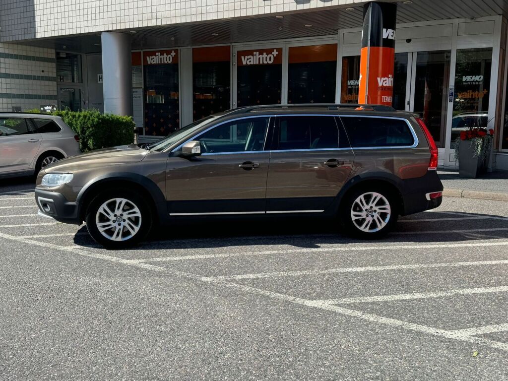 Volvo XC70 2016 D4 AWD Business Classic aut / Suomiauto / 1-omistaja / Nahkaverhoilu / Navigointi / Webasto