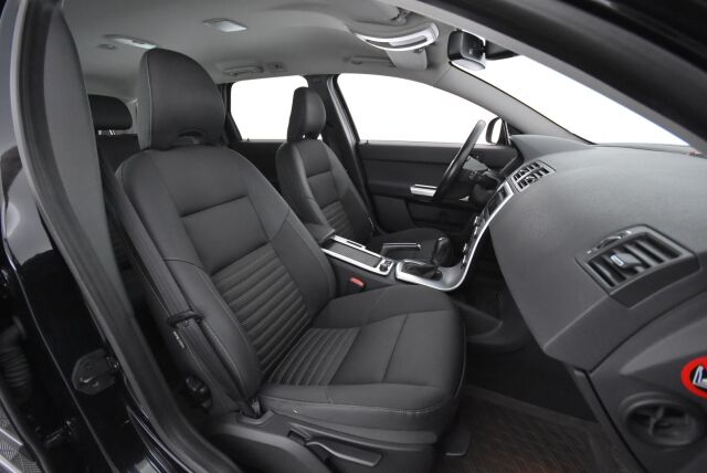 Volvo V50 2011 1,6D DRIVe start/stop Momentum man / Polttoainetoiminen lisälämmitin / Vetokoukku / Vakionopeudensäädin