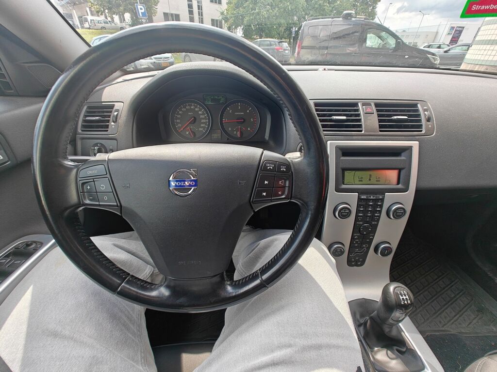 Volvo V50 2011 1,6D DRIVe start/stop Momentum man / Polttoainetoiminen lisälämmitin / Vetokoukku / Vakionopeudensäädin