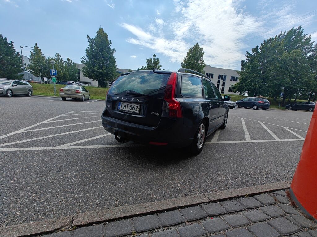 Volvo V50 2011 1,6D DRIVe start/stop Momentum man / Polttoainetoiminen lisälämmitin / Vetokoukku / Vakionopeudensäädin