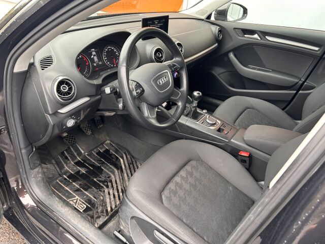Audi A3 2016 Sportback Business 1,2 TFSI 81 kW / Merkkihuollettu / Tutka / Moottorinlämmitin