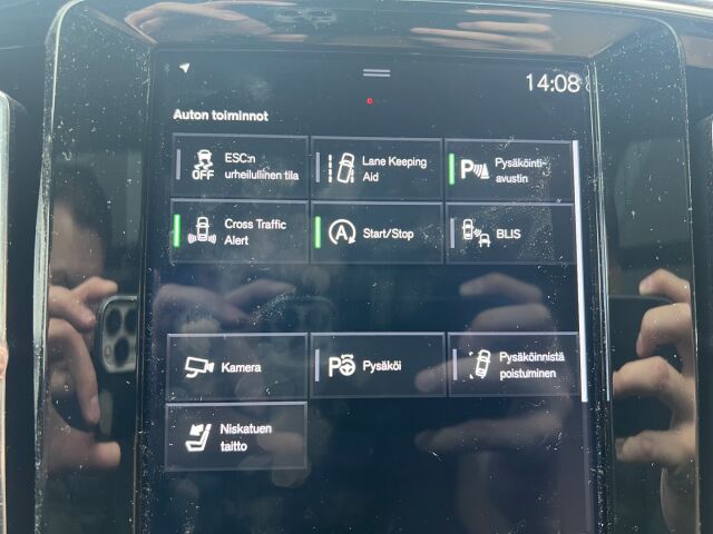 Volvo XC40 2018 D4 AWD Momentum Launch Edition aut / Panorama / H&K / Nahkasisusta / Webasto / 360 / LED / Merkkihuollot / Suomiauto