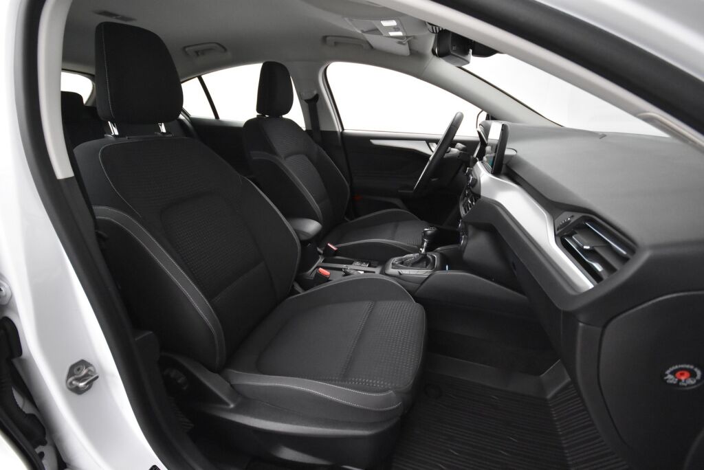 Ford Focus 2019 1,0 EcoBoost 125 hv M6 Trend 5-ovinen / Keyless Go / Navi / Vakkari