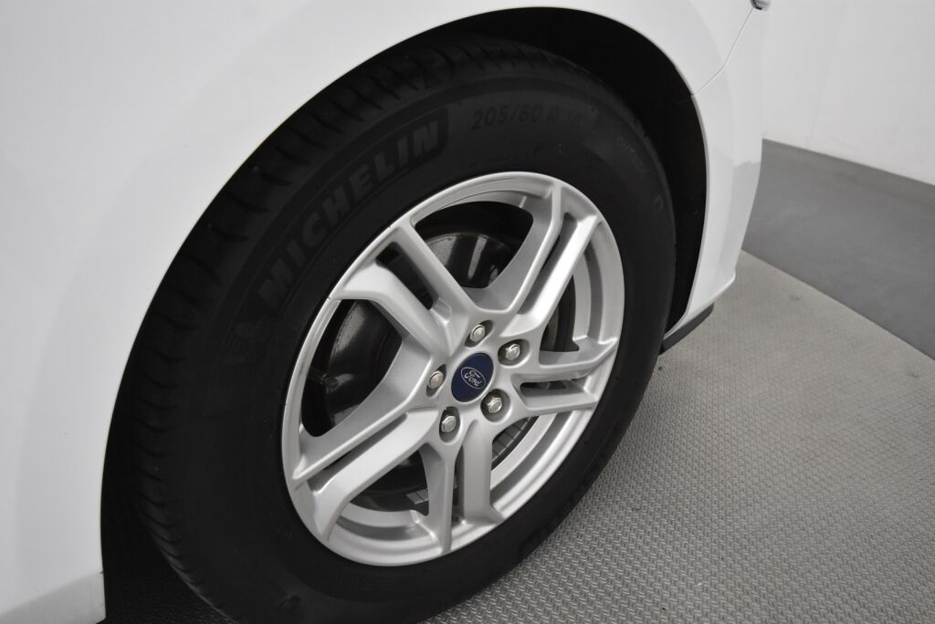 Ford Focus 2019 1,0 EcoBoost 125 hv M6 Trend 5-ovinen / Keyless Go / Navi / Vakkari