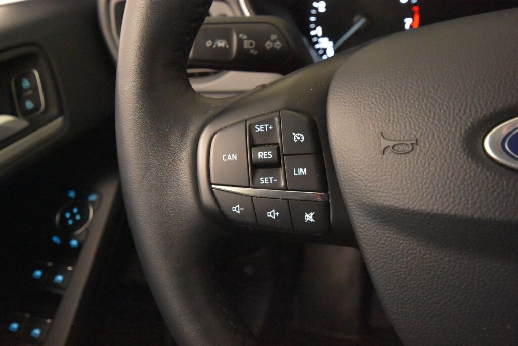 Ford Focus 2019 1,0 EcoBoost 125 hv M6 Trend 5-ovinen / Keyless Go / Navi / Vakkari