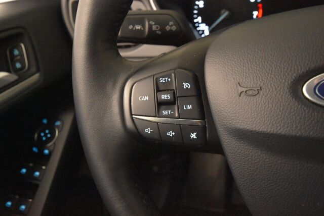 Ford Focus 2019 1,0 EcoBoost 125 hv M6 Trend 5-ovinen / Keyless Go / Navi / Vakkari
