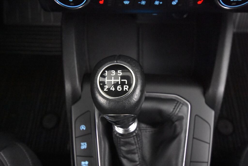 Ford Focus 2019 1,0 EcoBoost 125 hv M6 Trend 5-ovinen / Keyless Go / Navi / Vakkari