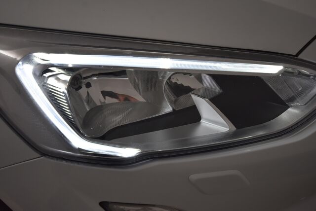 Ford Focus 2019 1,0 EcoBoost 125 hv M6 Trend 5-ovinen / Keyless Go / Navi / Vakkari