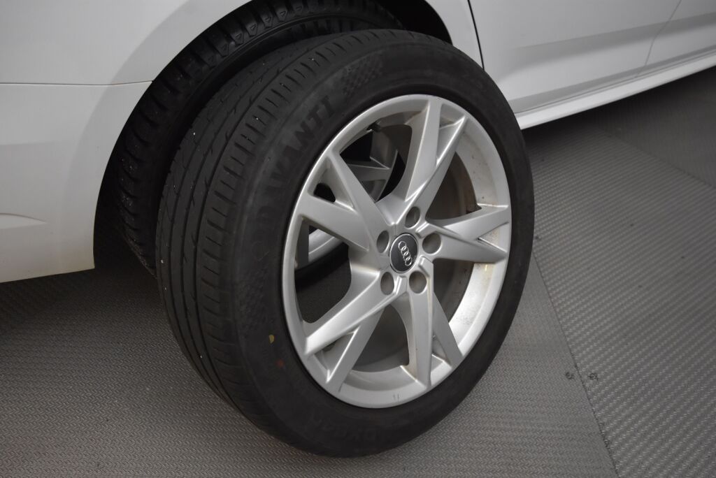 Audi A4 2016 Avant Business Sport 2,0 TDI 140 kW quattro S tronic / Sähköinen vetokoukku / Navigointi / Digitaalimittaristo - RAHOITUS TÄHÄN AUTOON VAIN 3.99% - 
