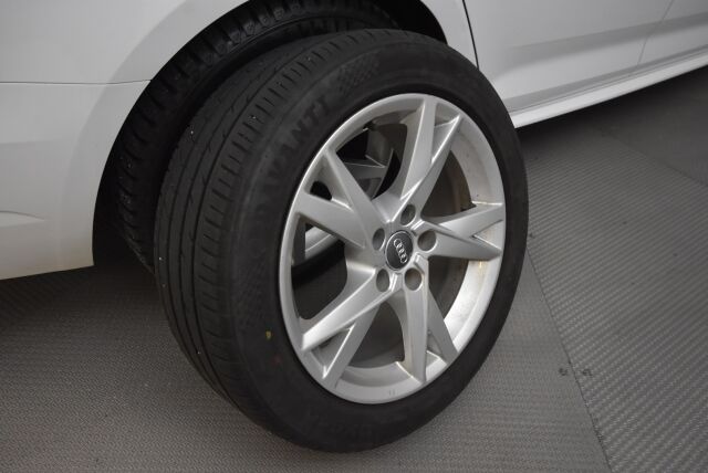 Audi A4 2016 Avant Business Sport 2,0 TDI 140 kW quattro S tronic / Sähköinen vetokoukku / Navigointi / Digitaalimittaristo - RAHOITUS TÄHÄN AUTOON VAIN 3.99% - 