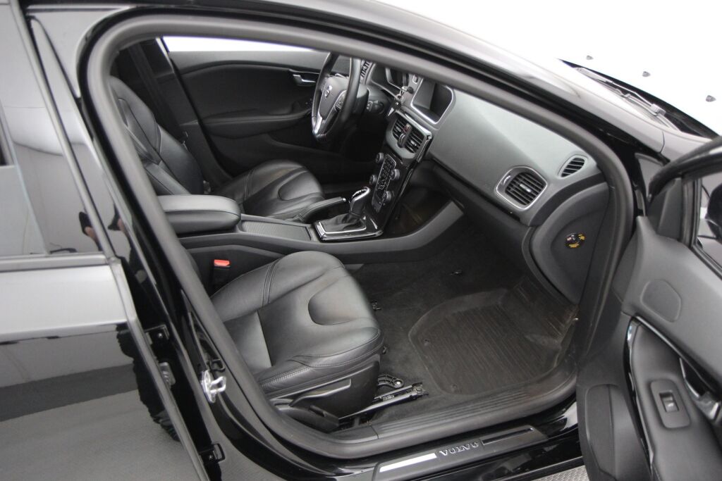 Volvo V40 2019 T2 Business Dynamic Edition aut / Aut.ilmastointi / VOC / Nahat / Vakkari /