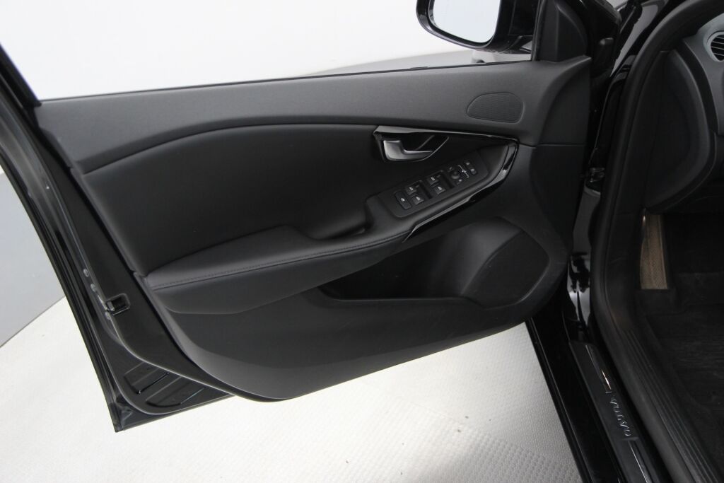 Volvo V40 2019 T2 Business Dynamic Edition aut / Aut.ilmastointi / VOC / Nahat / Vakkari /