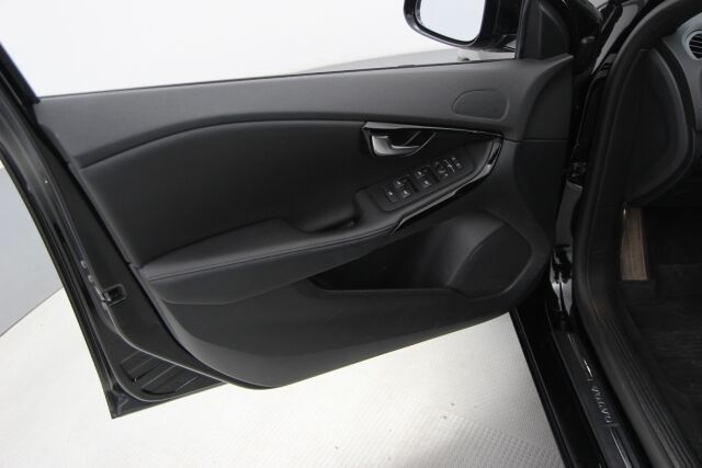 Volvo V40 2019 T2 Business Dynamic Edition aut / Aut.ilmastointi / VOC / Nahat / Vakkari /