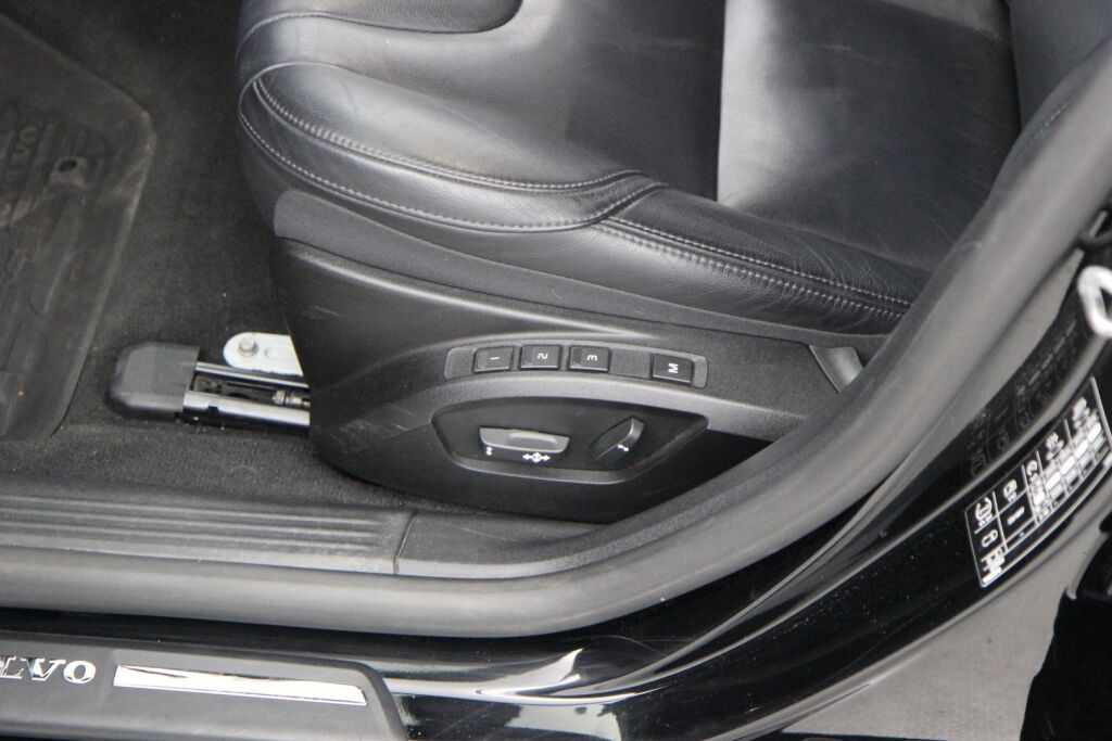 Volvo V40 2019 T2 Business Dynamic Edition aut / Aut.ilmastointi / VOC / Nahat / Vakkari /