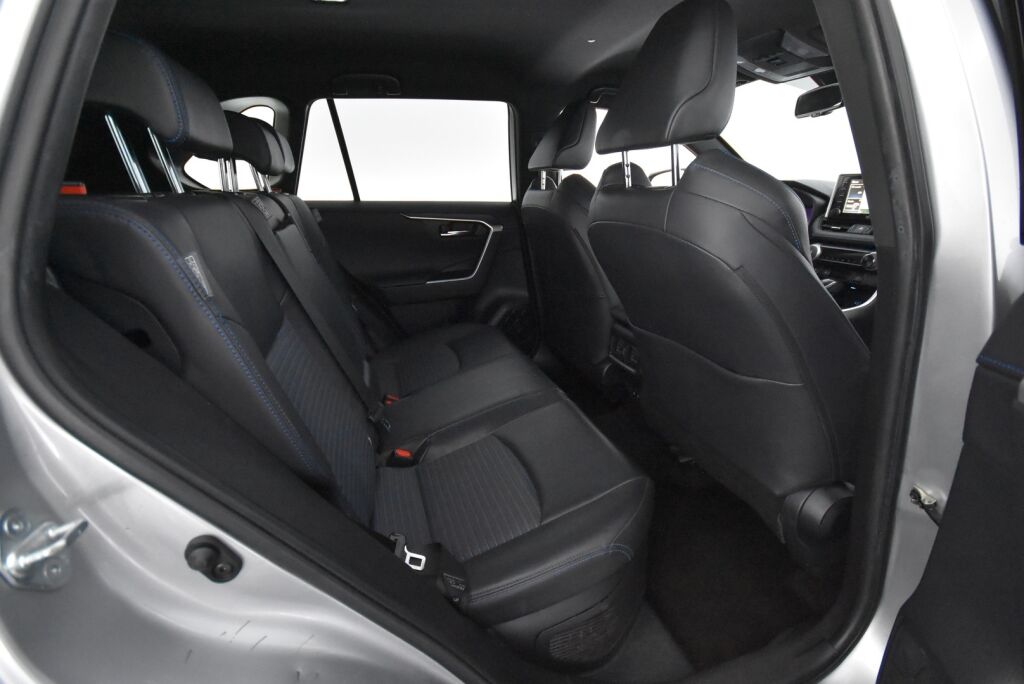 Toyota RAV4 2019 2,5 Hybrid AWD-i Style / Vetokoukku / JBL Sound System / Smart Entry / Bi-Led