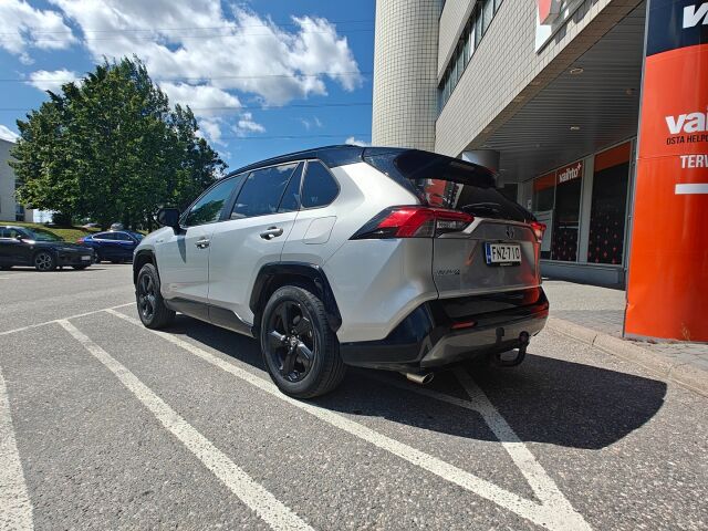 Toyota RAV4 2019 2,5 Hybrid AWD-i Style / Vetokoukku / JBL Sound System / Smart Entry / Bi-Led