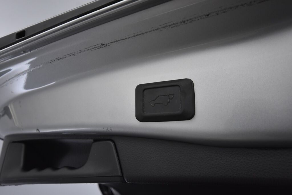 Toyota RAV4 2019 2,5 Hybrid AWD-i Style / Vetokoukku / JBL Sound System / Smart Entry / Bi-Led