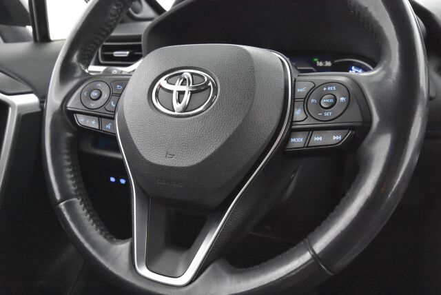 Toyota RAV4 2019 2,5 Hybrid AWD-i Style / Vetokoukku / JBL Sound System / Smart Entry / Bi-Led