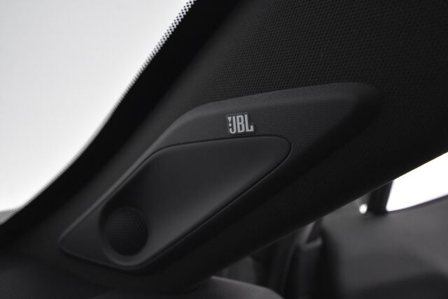 Toyota RAV4 2019 2,5 Hybrid AWD-i Style / Vetokoukku / JBL Sound System / Smart Entry / Bi-Led