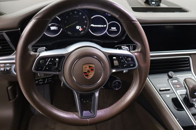 Porsche Panamera 2018 4 E-Hybrid / Sport-putkisto / Muistipenkki / Nahkaverhoilu / Match DSP /