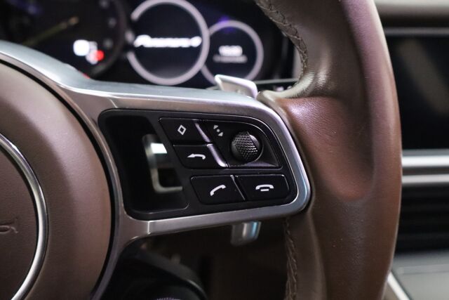 Porsche Panamera 2018 4 E-Hybrid / Sport-putkisto / Muistipenkki / Nahkaverhoilu / Match DSP /