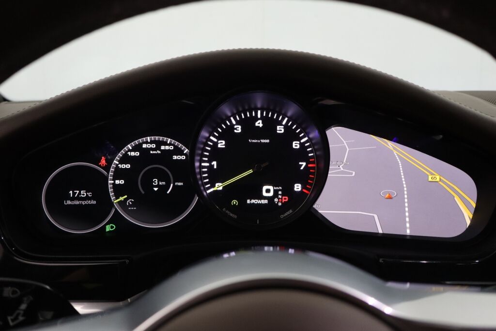 Porsche Panamera 2018 4 E-Hybrid / Sport-putkisto / Muistipenkki / Nahkaverhoilu / Match DSP /