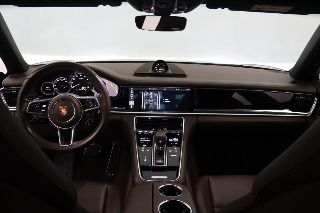 Porsche Panamera 2018 4 E-Hybrid / Sport-putkisto / Muistipenkki / Nahkaverhoilu / Match DSP /