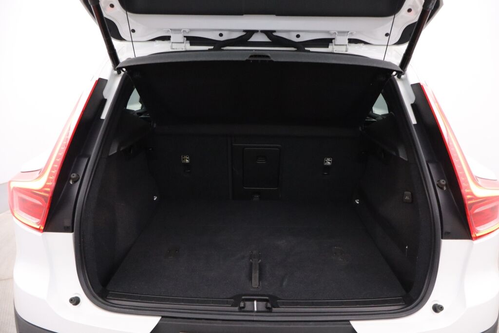 Volvo XC40 2020 T4 AWD Business aut / Eberi / Suomiauto / Sähköluukku ja koukku / Vakkari / Navi / VOC / Kessy / - RAHOITUS TÄHÄN AUTOON VAIN 3.99% - 