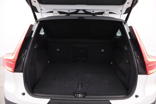 Volvo XC40 2020 T4 AWD Business aut / Eberi / Suomiauto / Sähköluukku ja koukku / Vakkari / Navi / VOC / Kessy / - RAHOITUS TÄHÄN AUTOON VAIN 3.99% - 