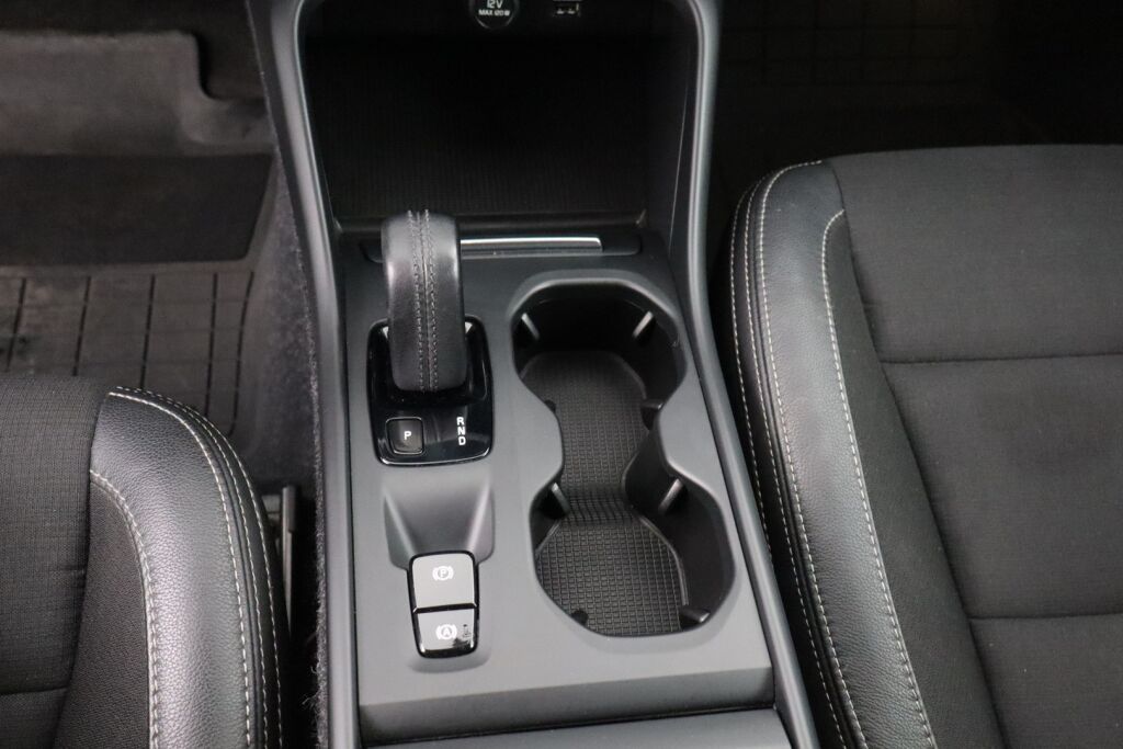Volvo XC40 2020 T4 AWD Business aut / Eberi / Suomiauto / Sähköluukku ja koukku / Vakkari / Navi / VOC / Kessy / - RAHOITUS TÄHÄN AUTOON VAIN 3.99% - 