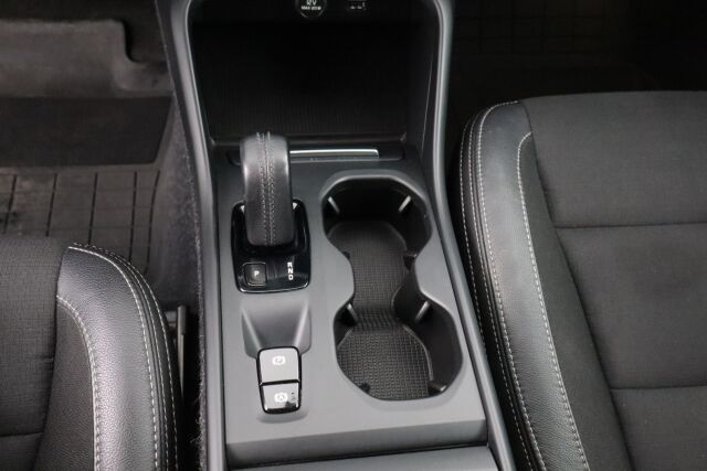 Volvo XC40 2020 T4 AWD Business aut / Eberi / Suomiauto / Sähköluukku ja koukku / Vakkari / Navi / VOC / Kessy /