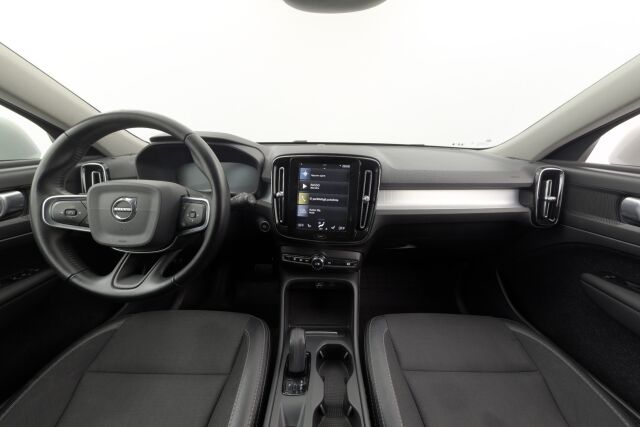 Volvo XC40 2020 T4 AWD Business aut / Eberi / Suomiauto / Sähköluukku ja koukku / Vakkari / Navi / VOC / Kessy / - RAHOITUS TÄHÄN AUTOON VAIN 3.99% - 
