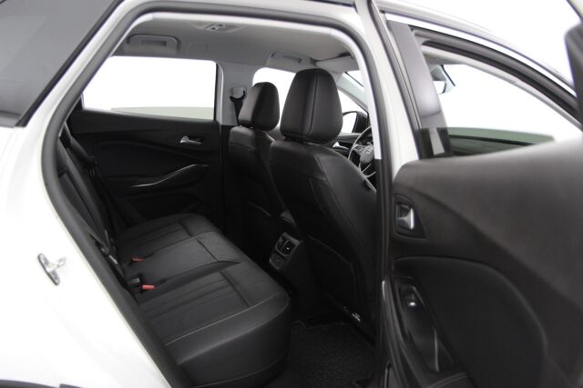 Opel Grandland X 2021 Executive 300 PHEV AWD A8 / 1-om. Suomiauto / Ilmastoidut nahat / 360-kamera / Keyless