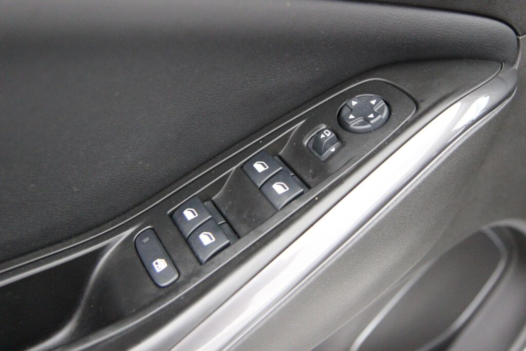 Opel Grandland X 2021 Executive 300 PHEV AWD A8 / 1-om. Suomiauto / Ilmastoidut nahat / 360-kamera / Keyless