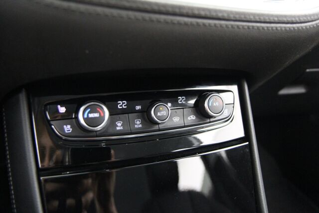 Opel Grandland X 2021 Executive 300 PHEV AWD A8 / 1-om. Suomiauto / Ilmastoidut nahat / 360-kamera / Keyless