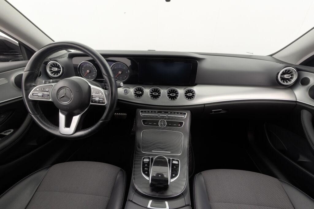 Mercedes-Benz E 2018 220 d 4Matic A Coupé / Suomiauto / Lasikattoluukku / Sähk. Koukku / P-Kamera
