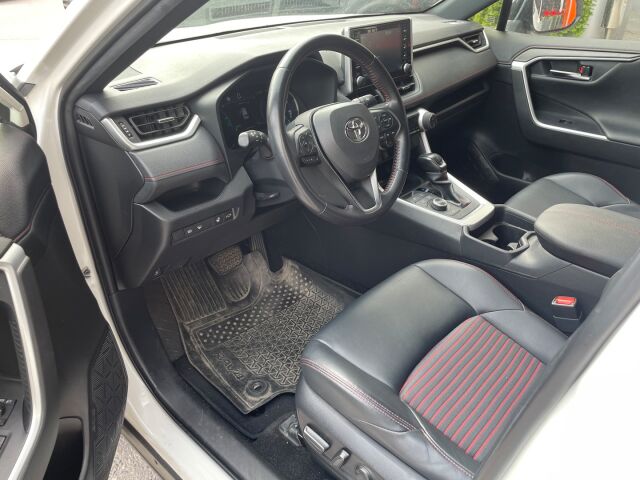 Toyota RAV4 Plug-in 2021 Hybrid 2,5 AWD-i Style / Smart Entry / Koukku / ACC / Kamera / LED ajovalot / Art Leather istuimet