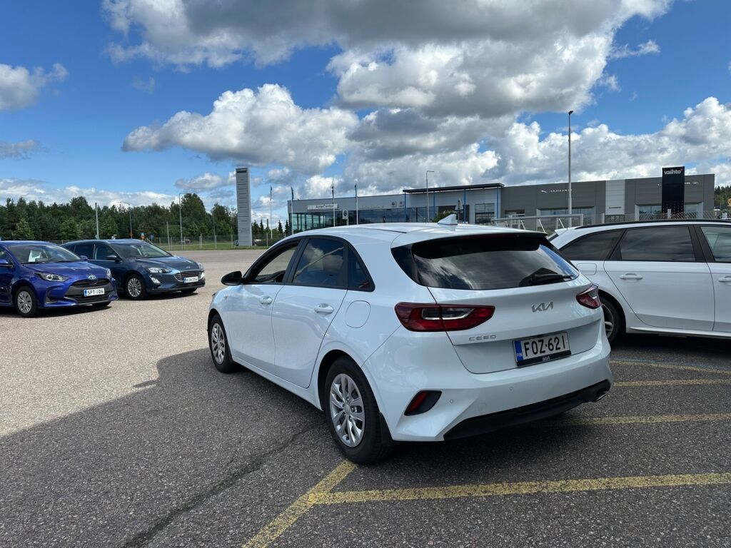 Kia Ceed 2022 1,0 T-GDI 100hv LX 5D / Bluetooth / P. Kamera / Lämmitettävä ohjauspyörä