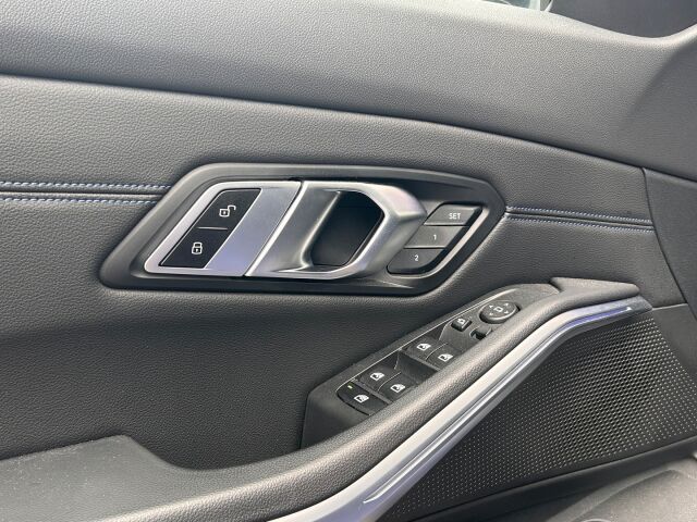 BMW 320 2022 G20 Sedan 320d A xDrive Business M Sport MHEV / 1-om. Suomiauto / Comfort Access / Laser / Muistipenkki / Webasto