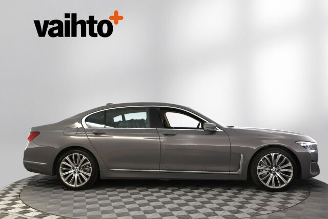 BMW 745 2019 G12 Sedan 745Le A xDrive H&K / HUD / Laser / Ilma-alusta / ACC / 4-pyöräohj. / Soft Close / Kattoluukku / 360 /  Comfort-istuimet- Muisti, Hieronta, Ilmastointi