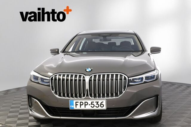 BMW 745 2019 G12 Sedan 745Le A xDrive H&K / HUD / Laser / Ilma-alusta / ACC / 4-pyöräohj. / Soft Close / Kattoluukku / 360 /  Comfort-istuimet- Muisti, Hieronta, Ilmastointi