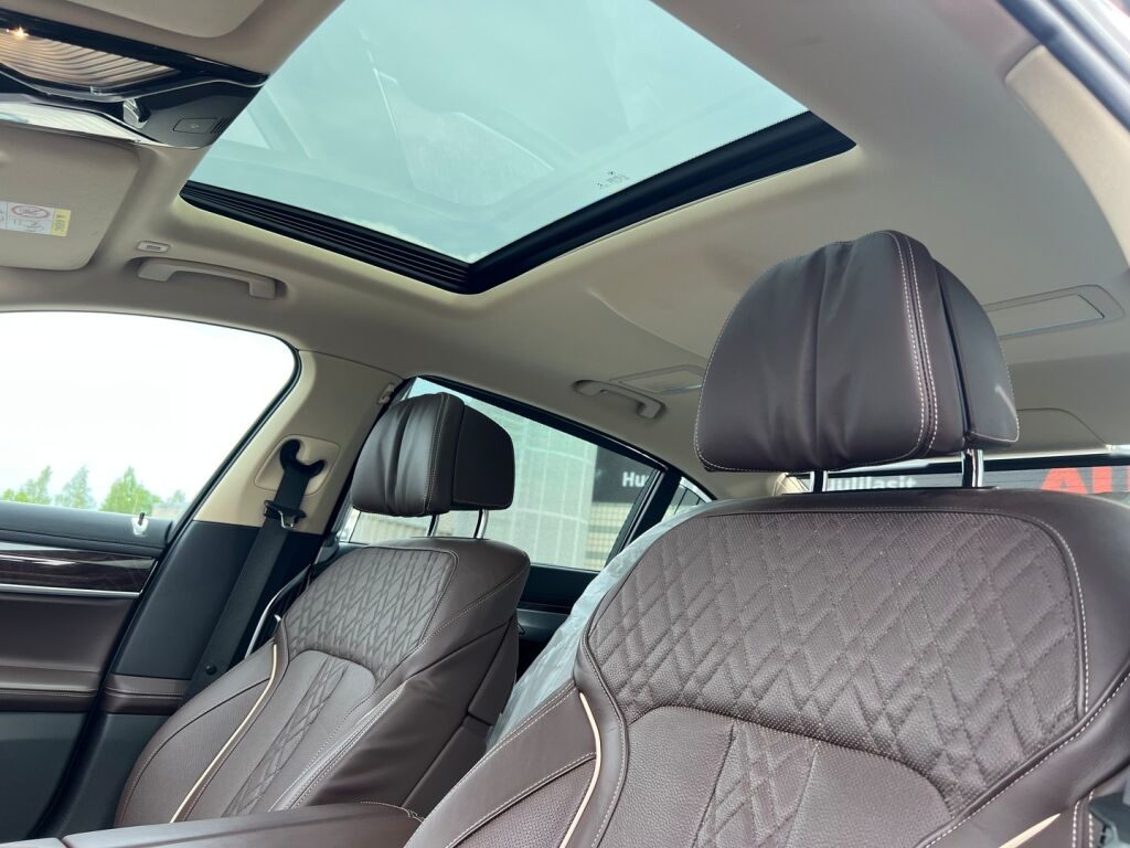 BMW 745 2019 G12 Sedan 745Le A xDrive H&K / HUD / Laser / Ilma-alusta / ACC / 4-pyöräohj. / Soft Close / Panorama / 360 /  Comfort-istuimet- Muisti, Hieronta, Ilmastointi