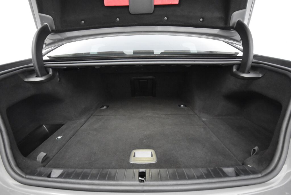 BMW 745 2019 G12 Sedan 745Le A xDrive H&K / HUD / Laser / Ilma-alusta / ACC / 4-pyöräohj. / Soft Close / Kattoluukku / 360 /  Comfort-istuimet- Muisti, Hieronta, Ilmastointi